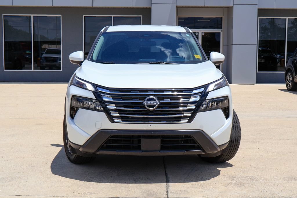 Certified 2026 Nissan Rogue SV w/ Cold Weather Package FWD image 23