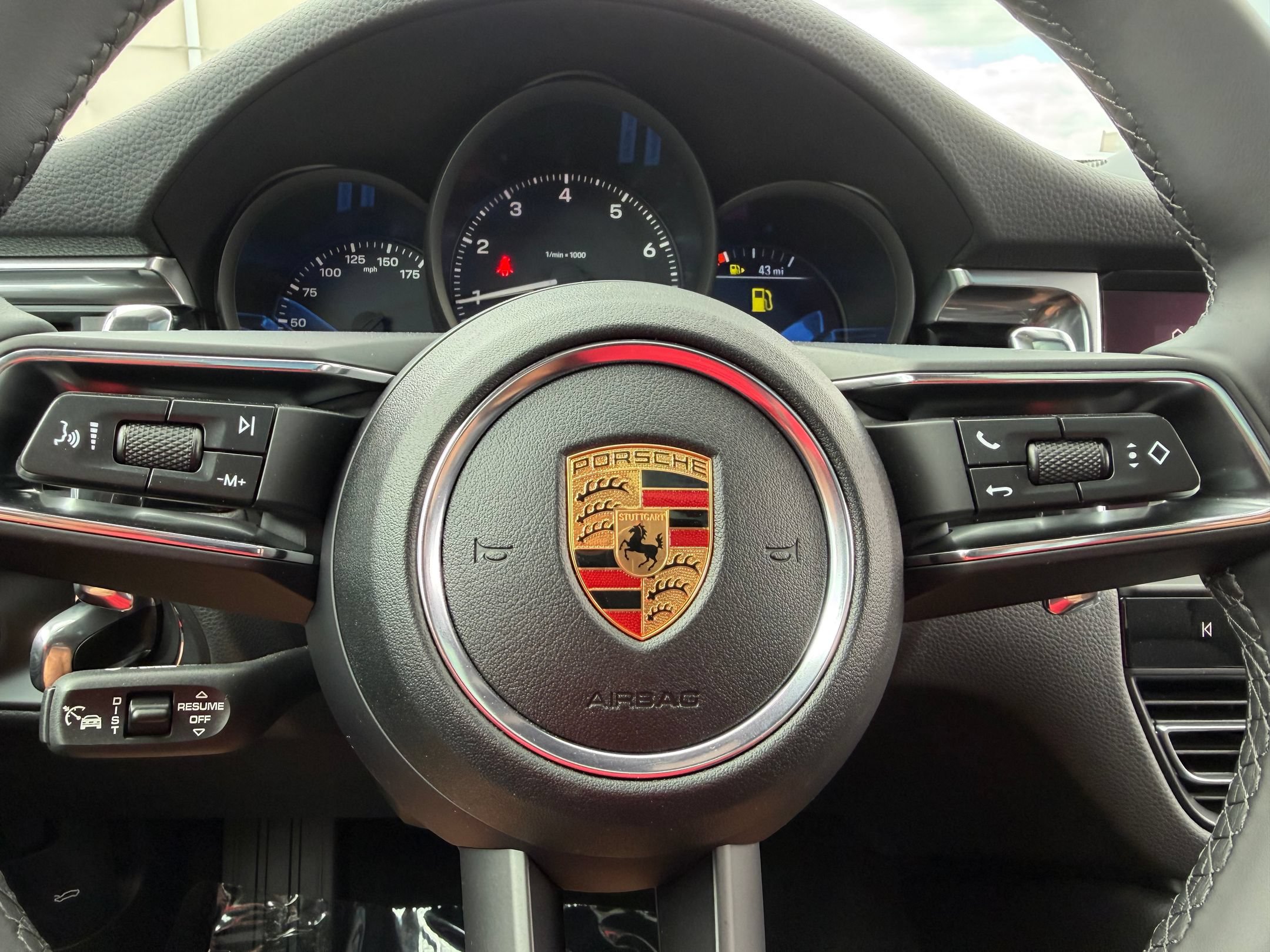Used 2026 Porsche Macan AWD/4WD image 30