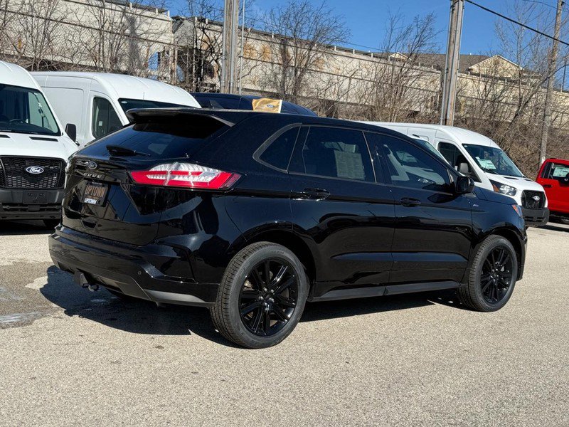 Certified 2022 Ford Edge ST-Line w/ Class II Trailer Tow Package image 3