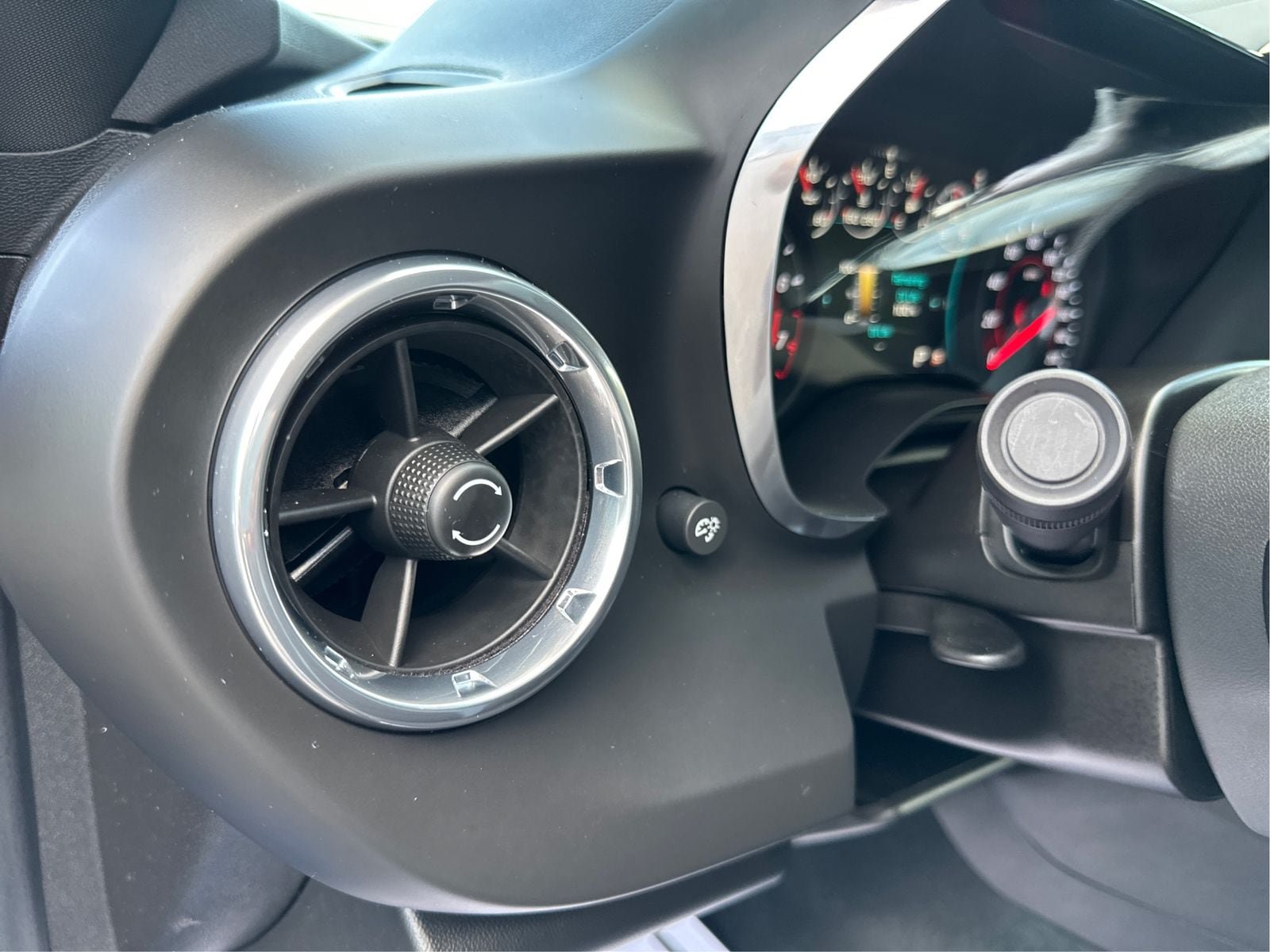 Used 2018 Chevrolet Camaro SS RWD image 19