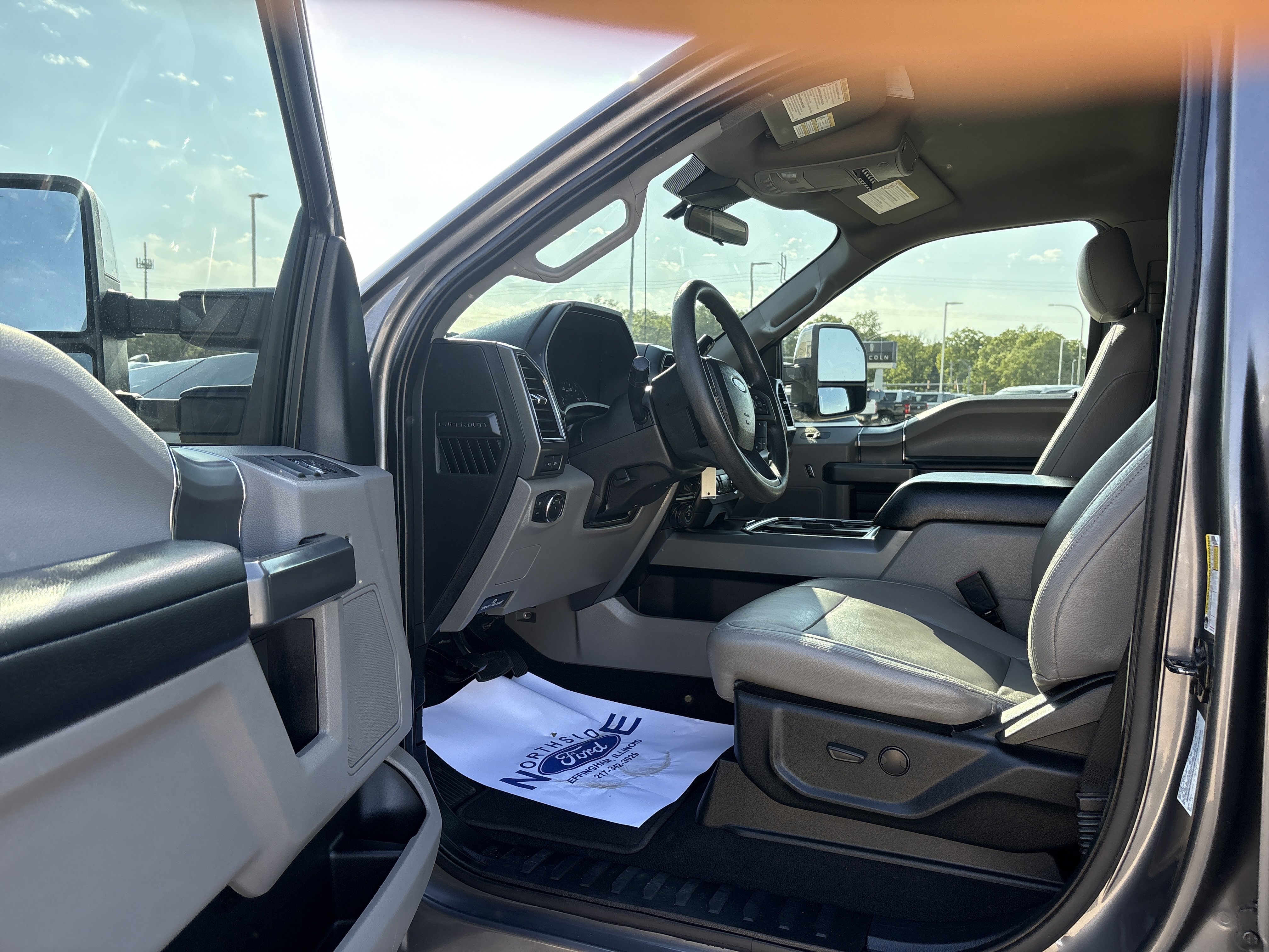 Used 2021 Ford F250 XLT w/ XLT Premium Package AWD/4WD image 11
