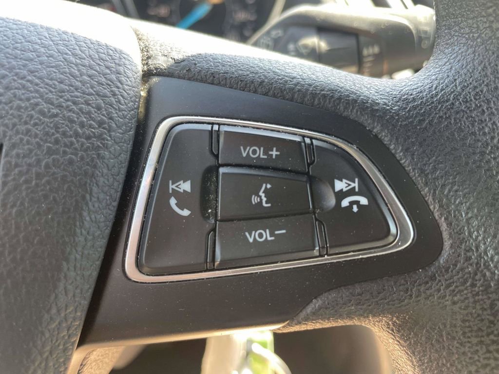 Certified 2018 Ford Escape SE image 24