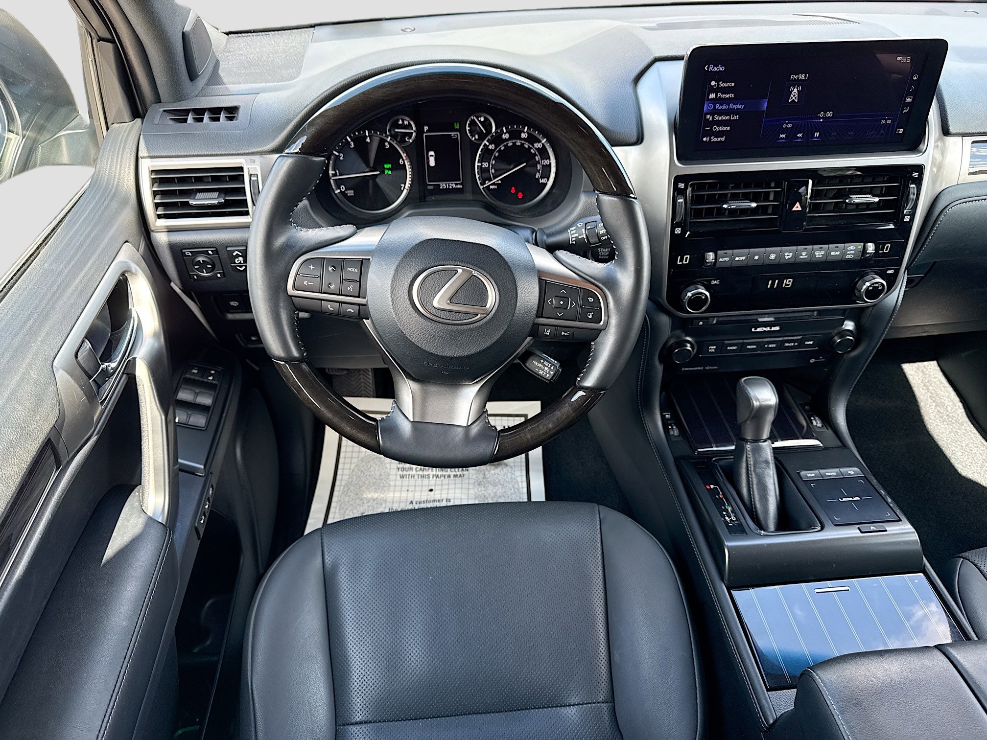 Used 2023 Lexus GX 460 Premium w/ Premium Package AWD/4WD image 16
