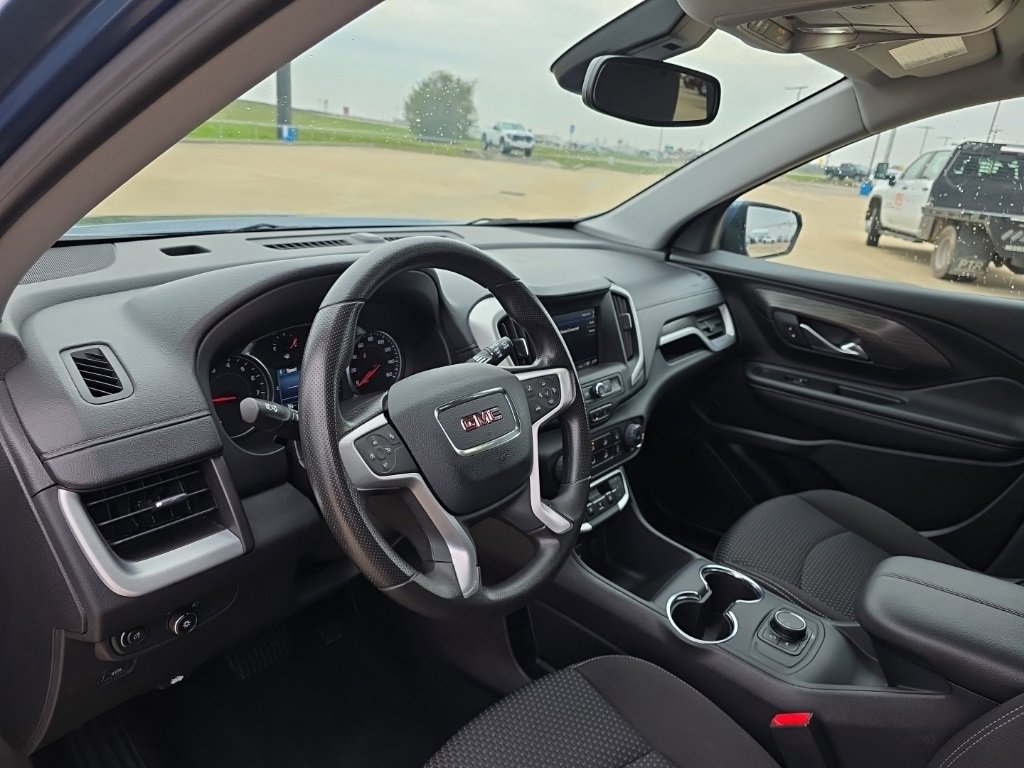 Used 2024 GMC Terrain SLE image 10