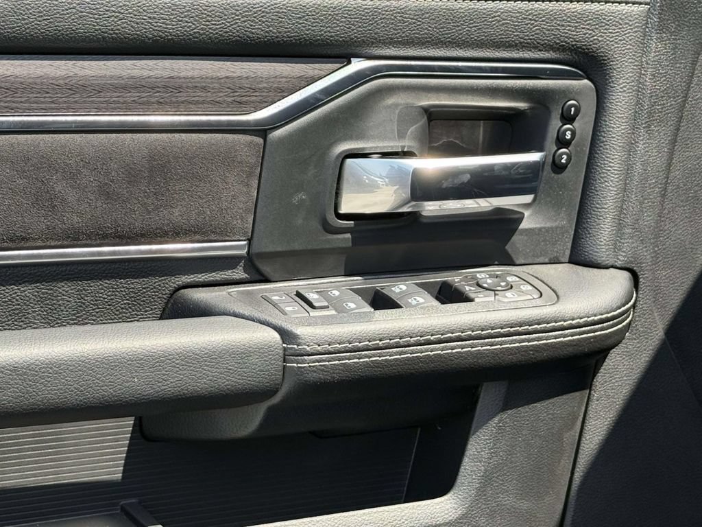 New 2026 RAM 2500 Laramie AWD/4WD image 15