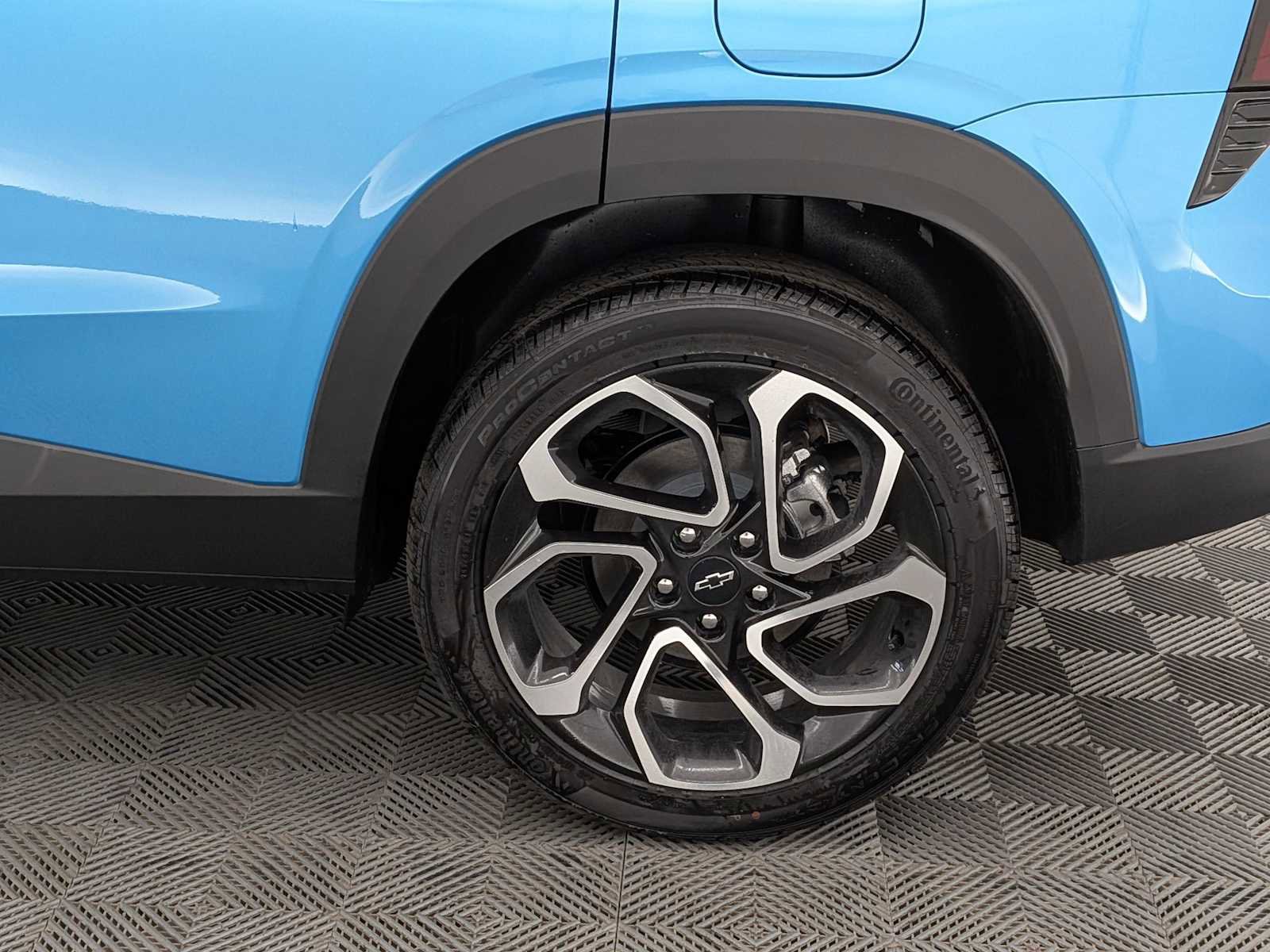 New 2025 Chevrolet Trax RS w/ Sunroof Package image 14