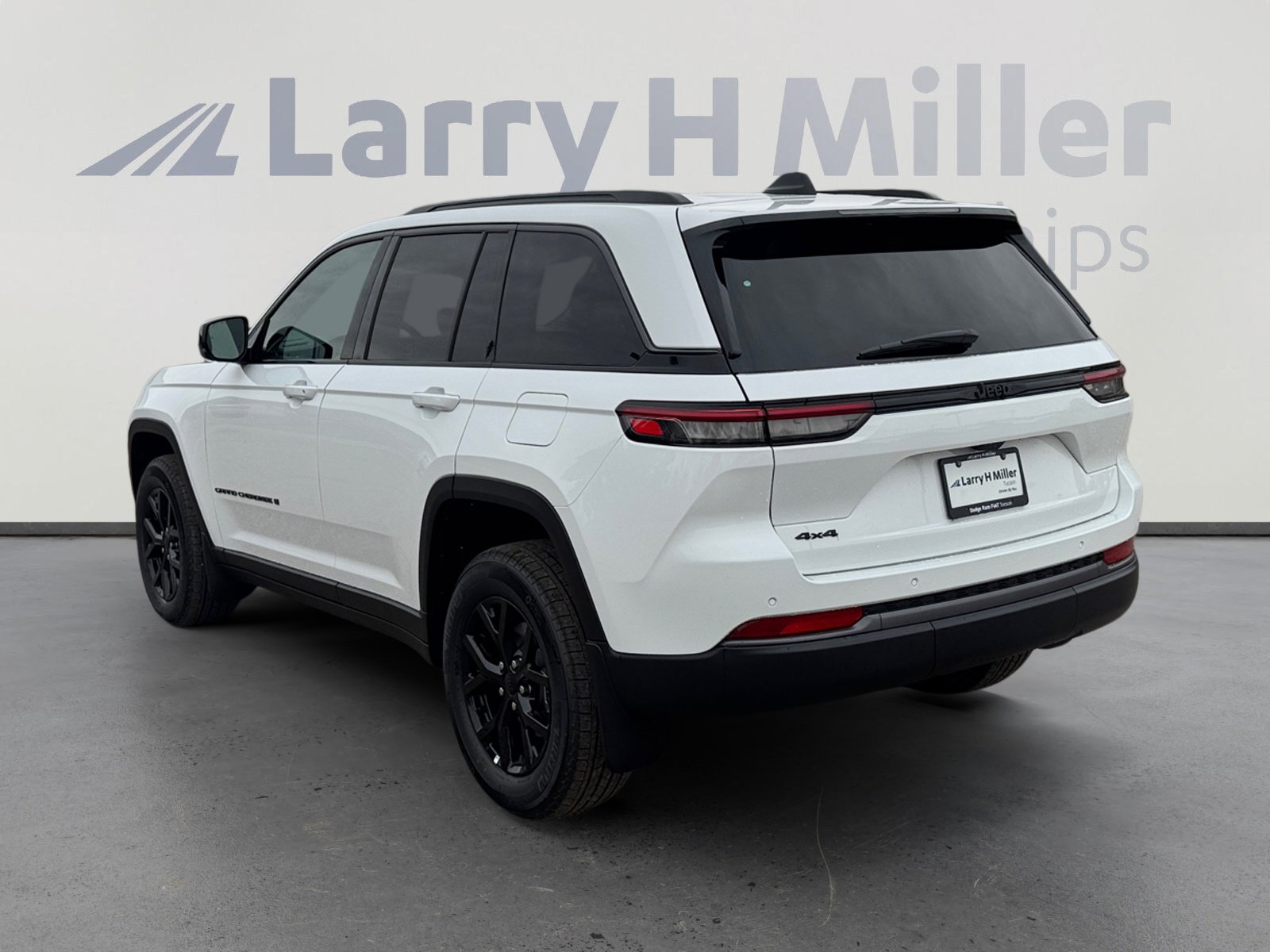 New 2026 Jeep Grand Cherokee Altitude AWD/4WD image 3