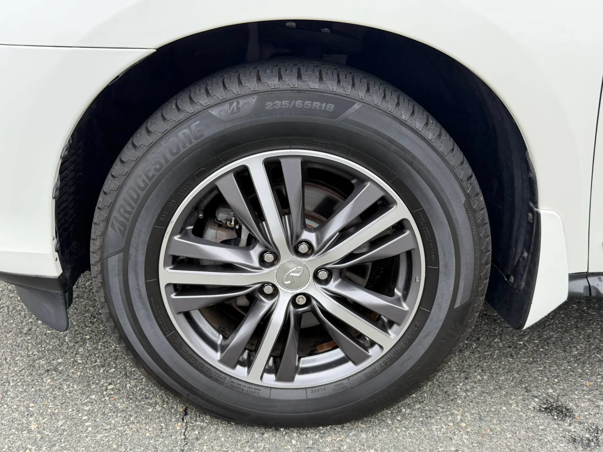 Used 2019 INFINITI QX60 Luxe w/ Essential Package AWD/4WD image 9