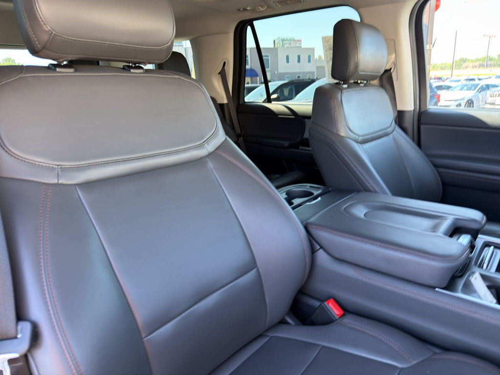Used 2025 Ford Expedition Active AWD/4WD image 22