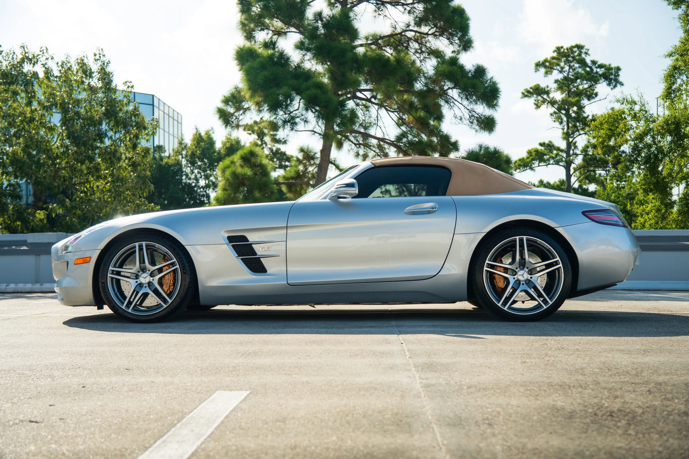 Used 2012 Mercedes-Benz SLS AMG Roadster image 7
