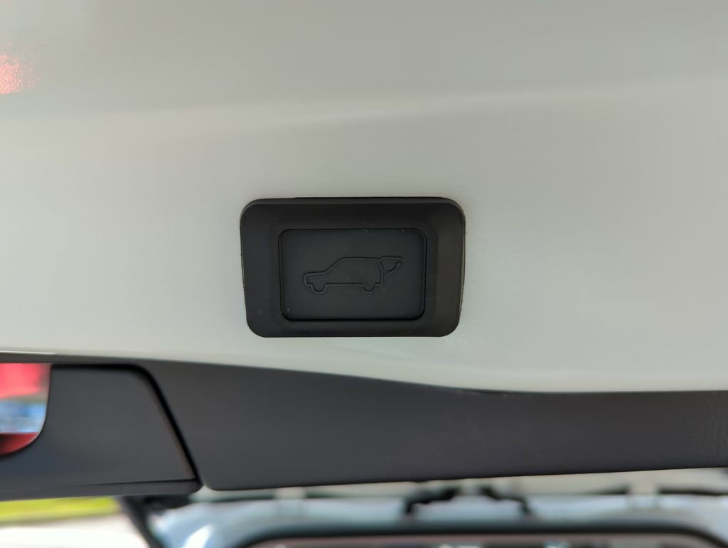 Used 2024 Toyota RAV4 XLE w/ Convenience Package FWD image 32