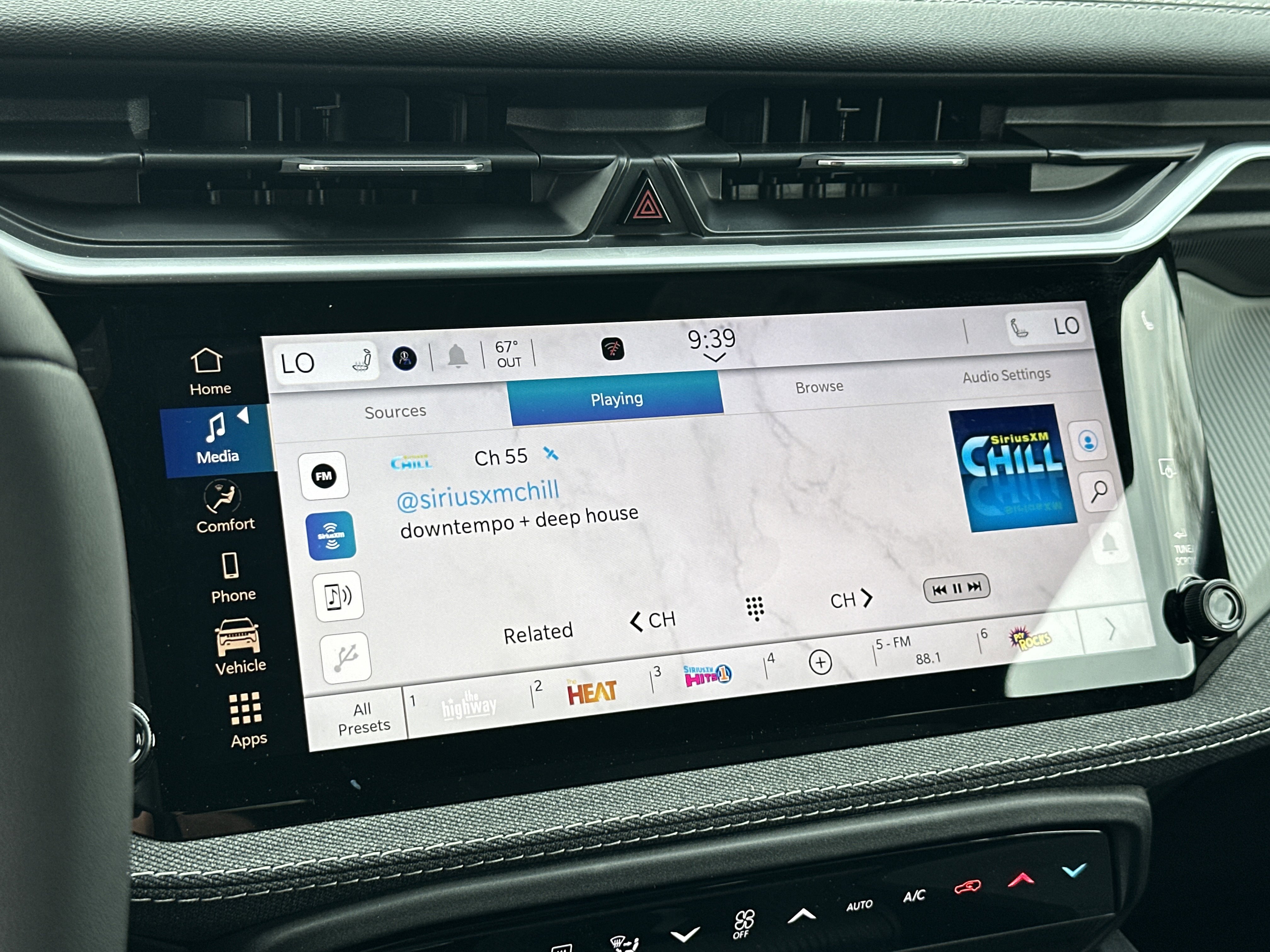 New 2026 Jeep Cherokee Laredo AWD/4WD image 6