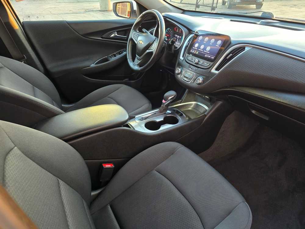 Used 2022 Chevrolet Malibu RS image 19
