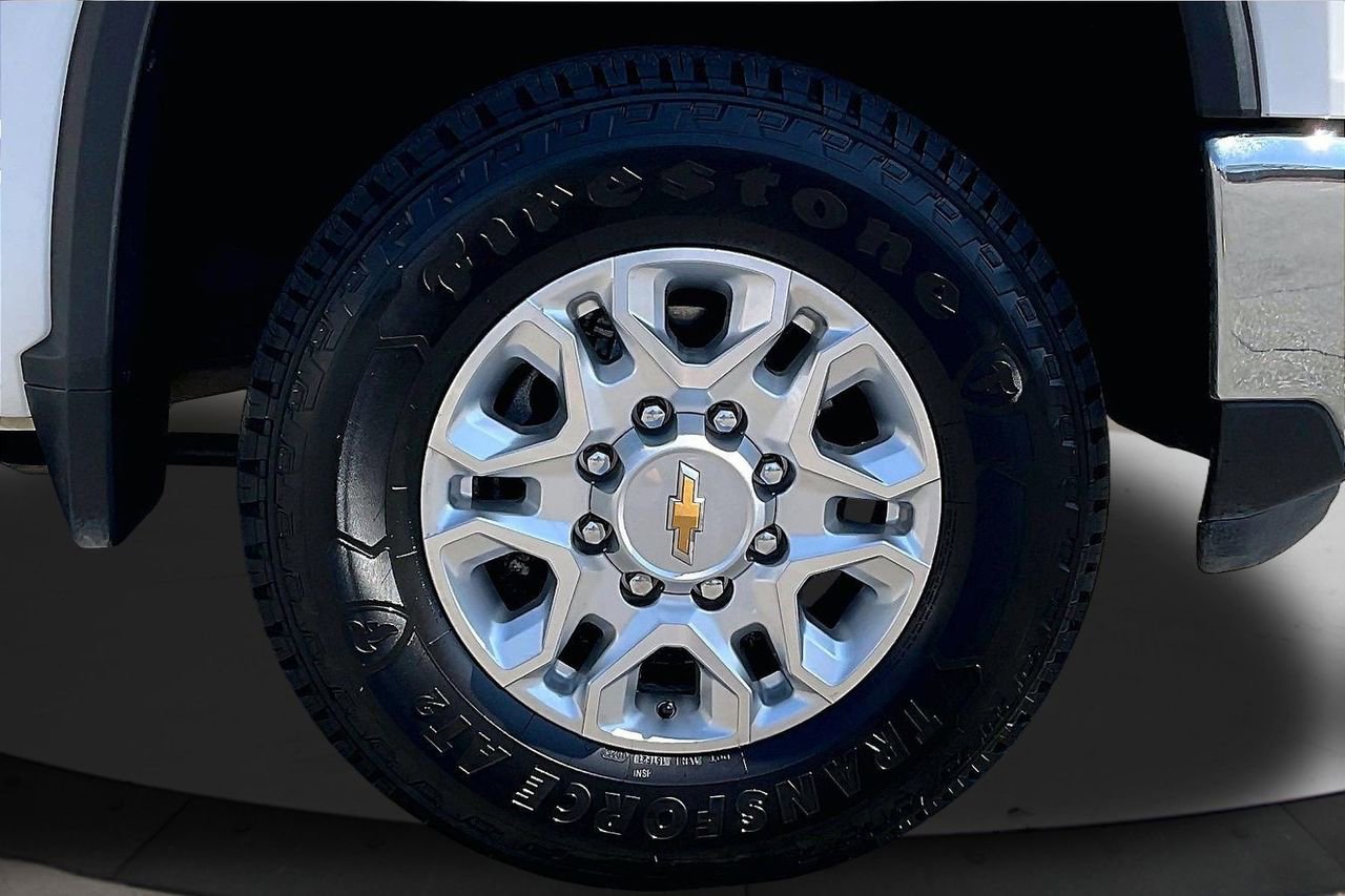 Used 2024 Chevrolet Silverado 2500 LT image 34