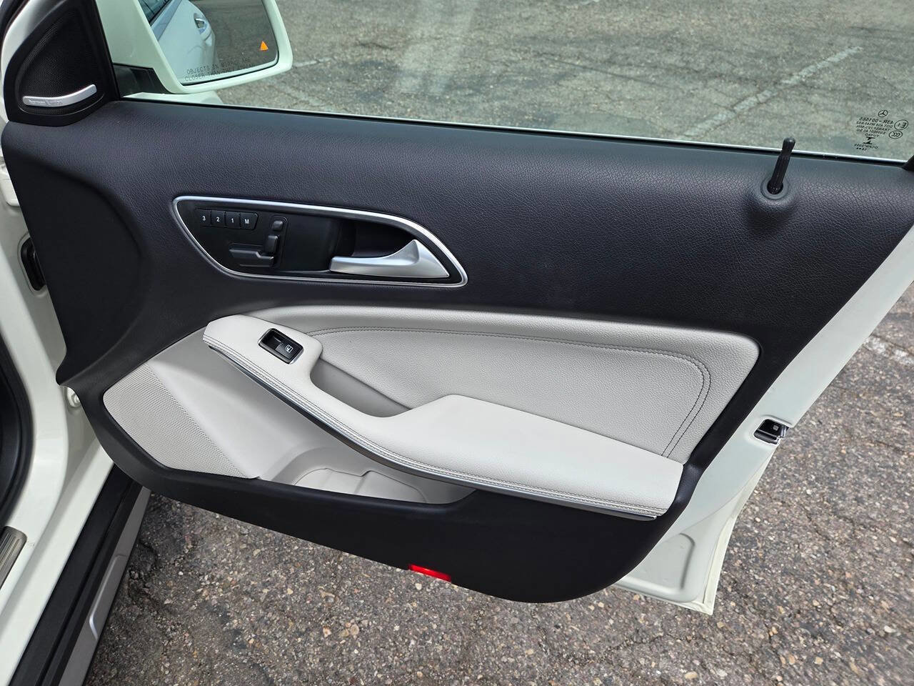 Used 2015 Mercedes-Benz GLA 250 image 33