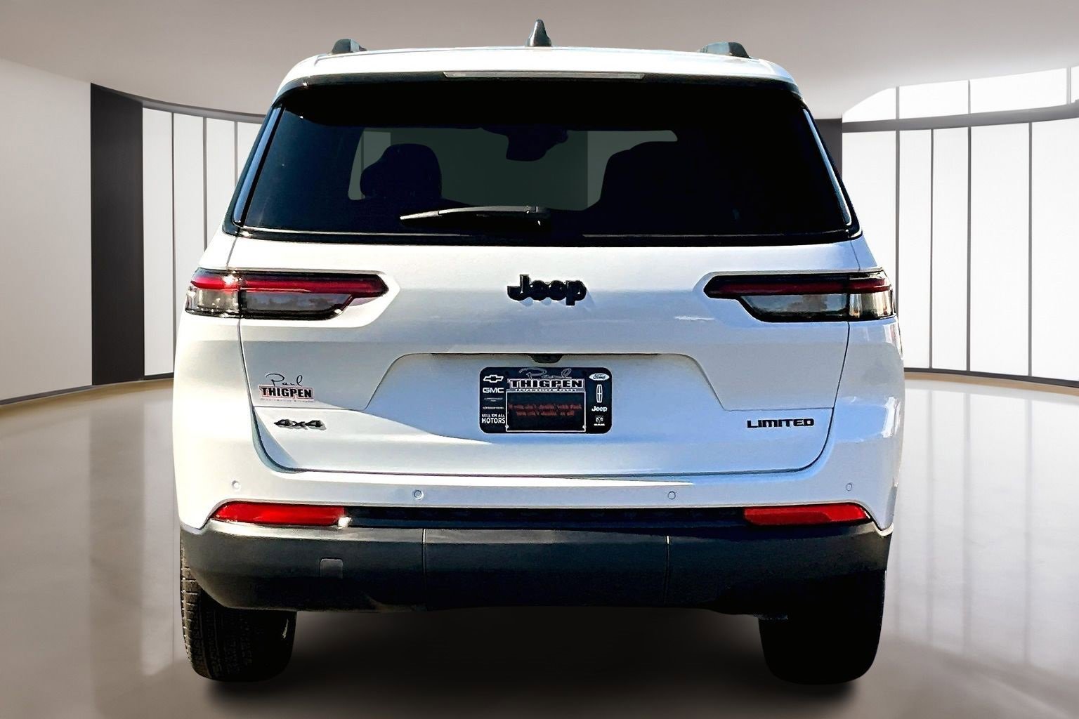 New 2025 Jeep Grand Cherokee L Limited w/ Black Appearance Package image 4