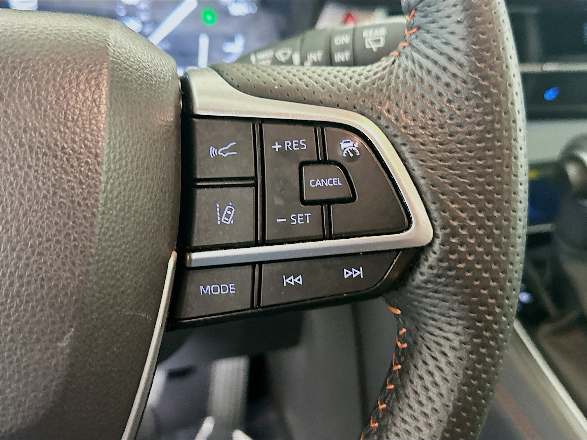Certified 2023 Toyota Sienna XSE w/ XSE Plus Package FWD image 17