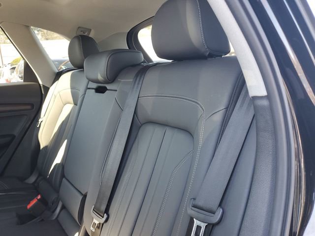 Used 2024 Audi Q5 2.0T Premium w/ Convenience Package image 14