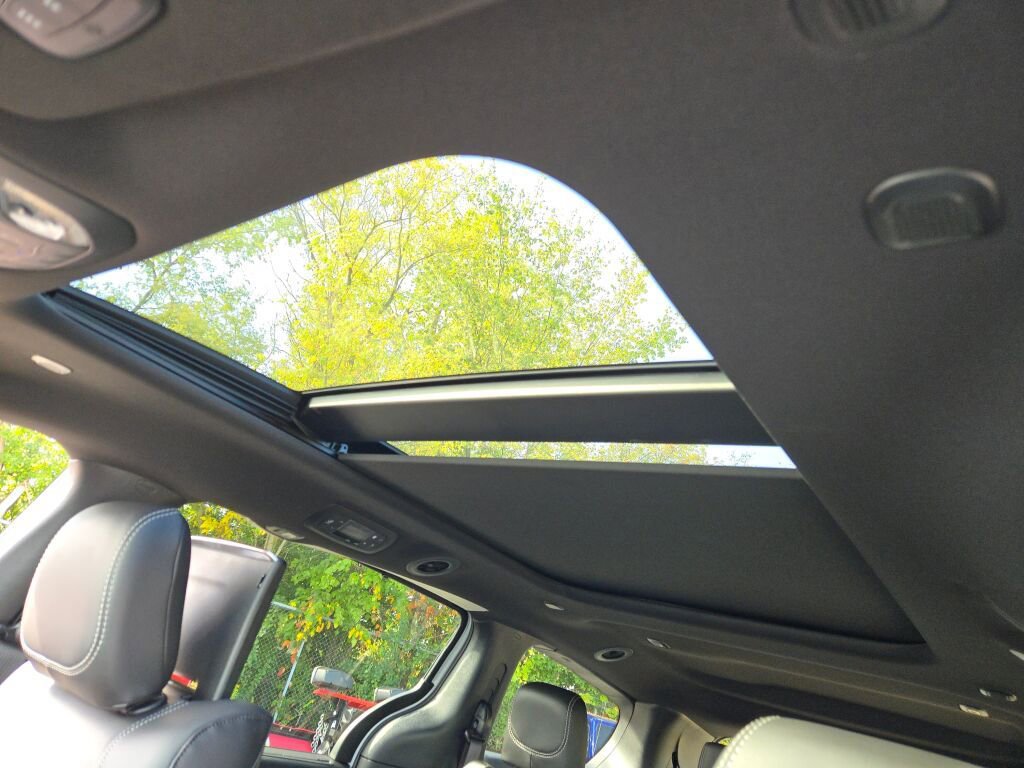 New 2026 Chrysler Pacifica Select image 23