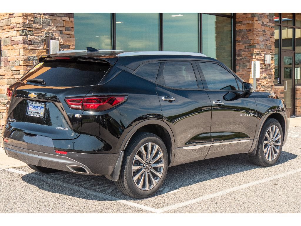Used 2024 Chevrolet Blazer Premier w/ Enhanced Convenience Package FWD image 3