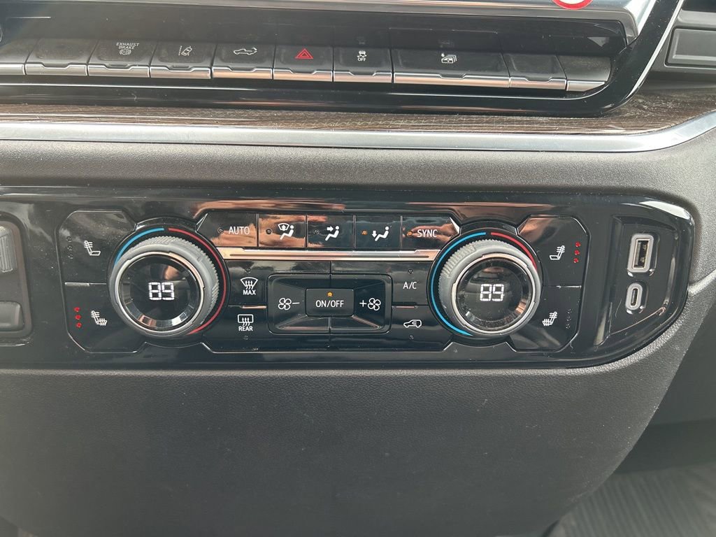 Used 2025 Chevrolet Silverado 2500 LT w/ Convenience Package image 33