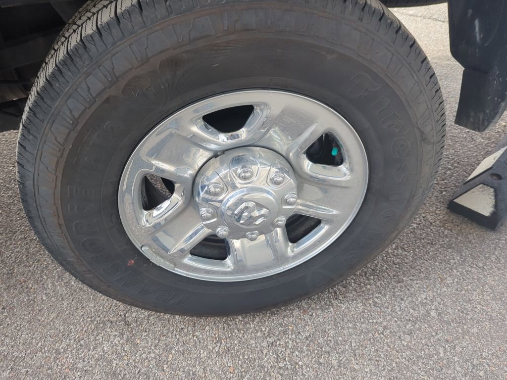 Used 2024 RAM 2500 Tradesman w/ Chrome Appearance Group image 10