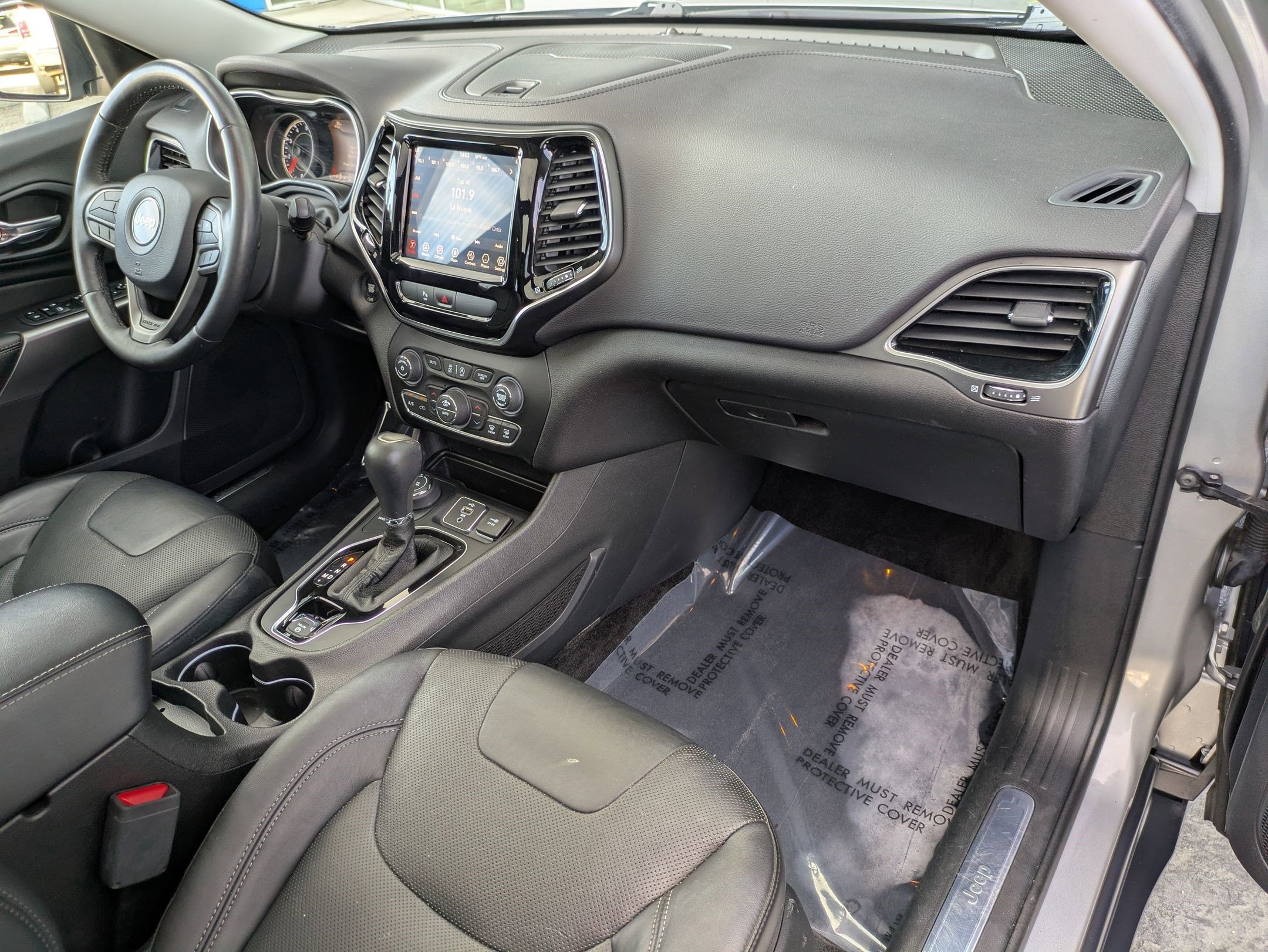 Used 2019 Jeep Cherokee Limited image 28