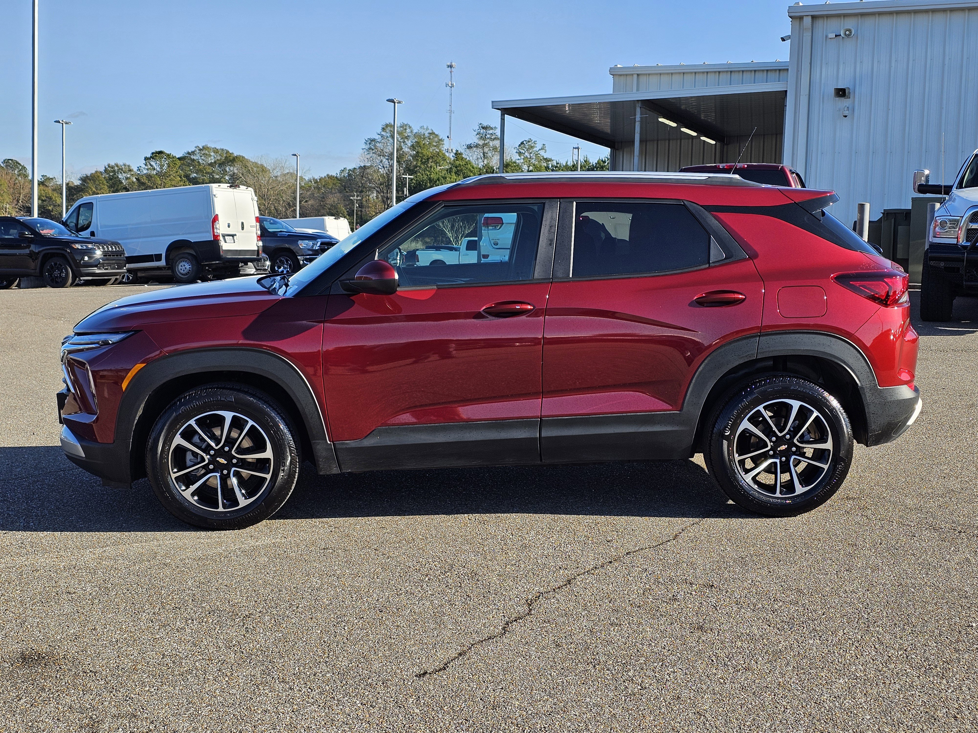 Used 2025 Chevrolet TrailBlazer LT image 13