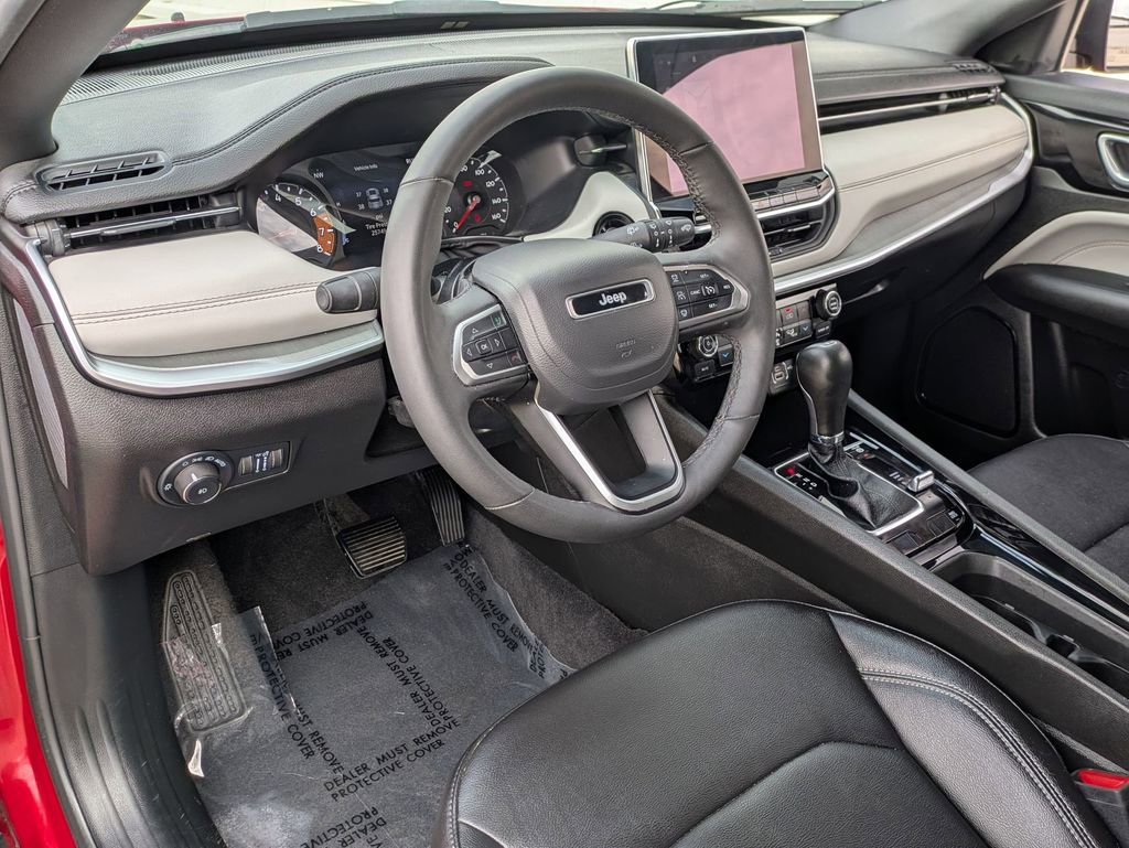 Used 2025 Jeep Compass Limited AWD/4WD image 14