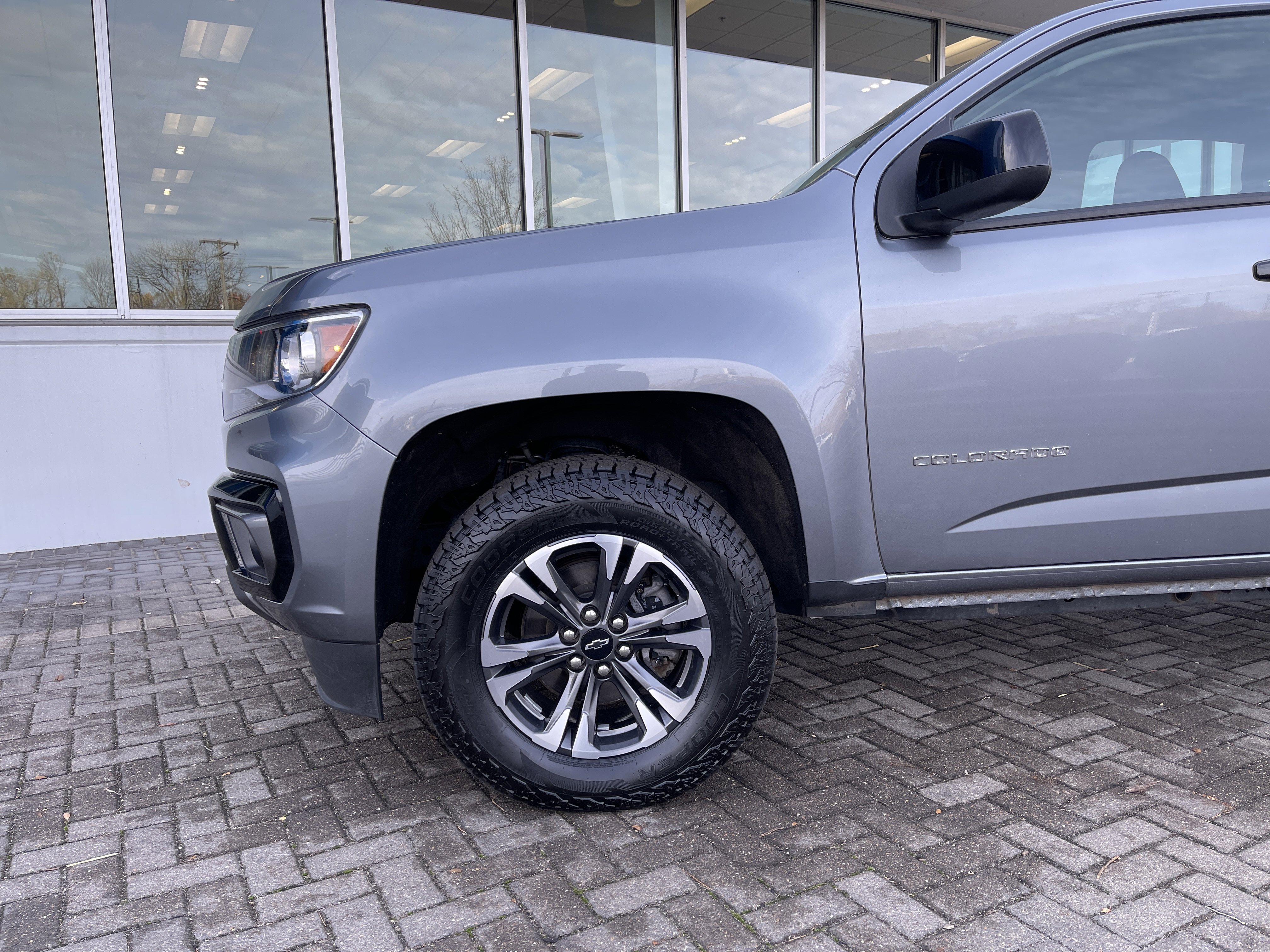 Used 2021 Chevrolet Colorado Z71 w/ Safety Package image 10