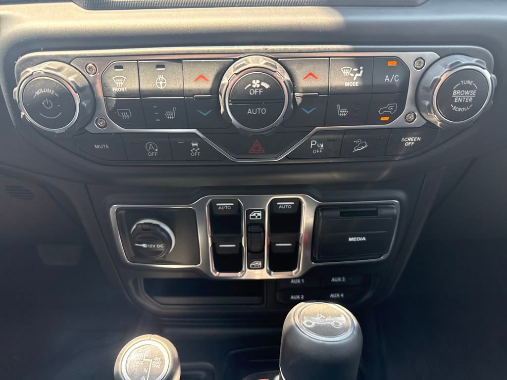 Used 2019 Jeep Wrangler Unlimited Sahara w/ Quick Order Package 24M Moab image 27