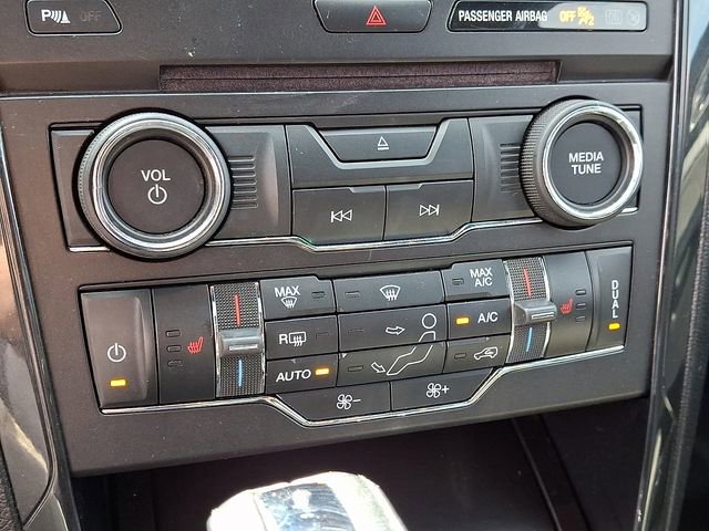 Used 2017 Ford Explorer XLT w/ Equipment Group 202A image 15