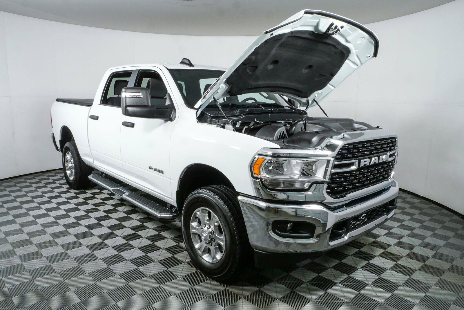 Used 2024 RAM 2500 Big Horn AWD/4WD image 31