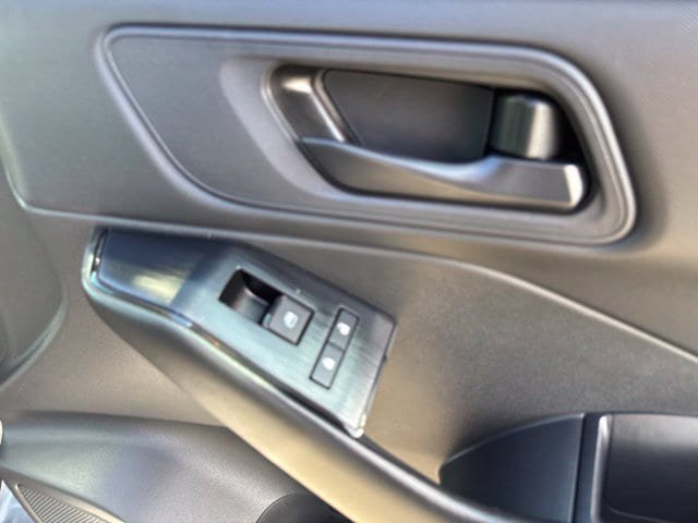 Used 2024 Nissan Rogue S AWD/4WD image 36