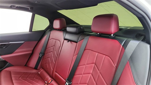 Used 2025 BMW i5 eDrive40i w/ M Sport Package image 29