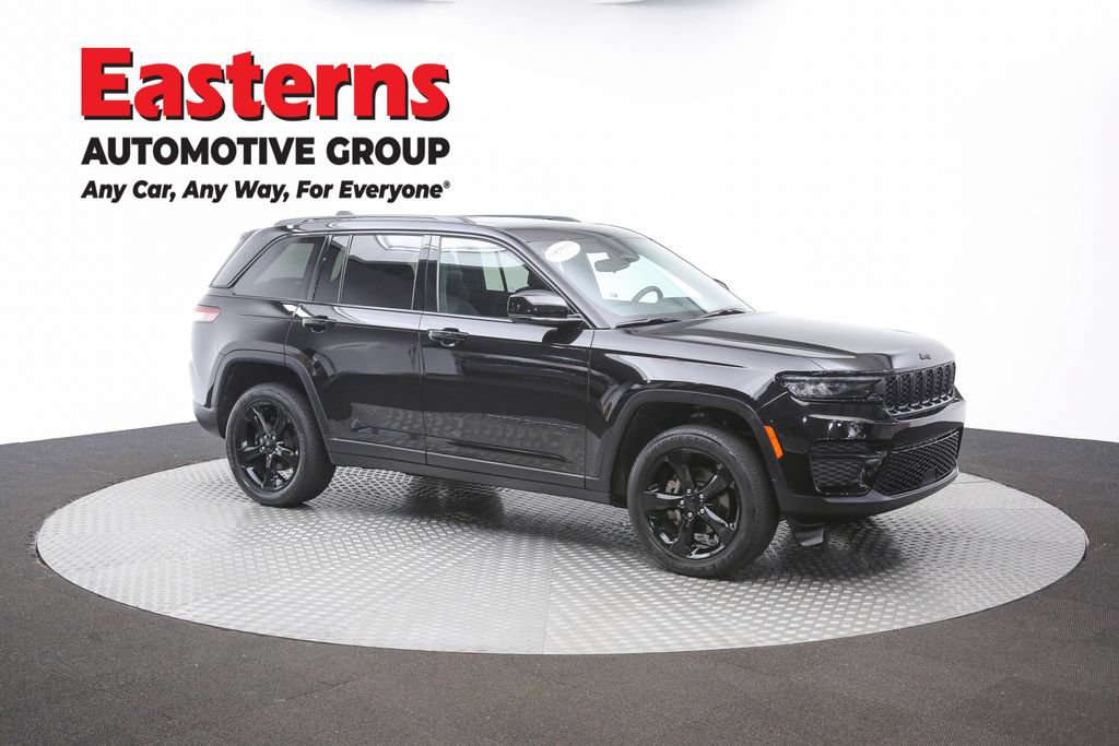 Used 2024 Jeep Grand Cherokee Altitude AWD/4WD image 49