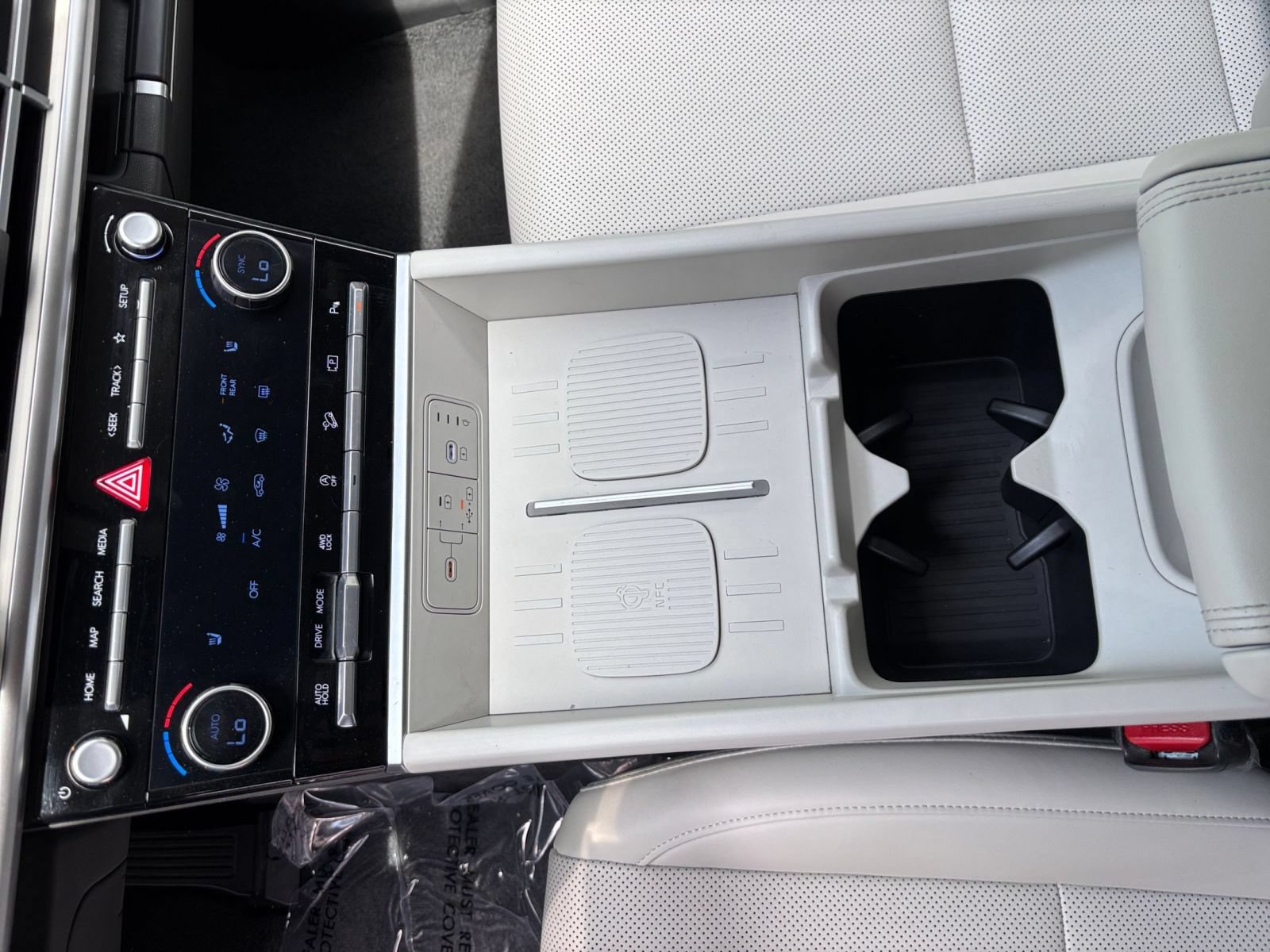 Used 2025 Hyundai Santa Fe SEL AWD/4WD image 43