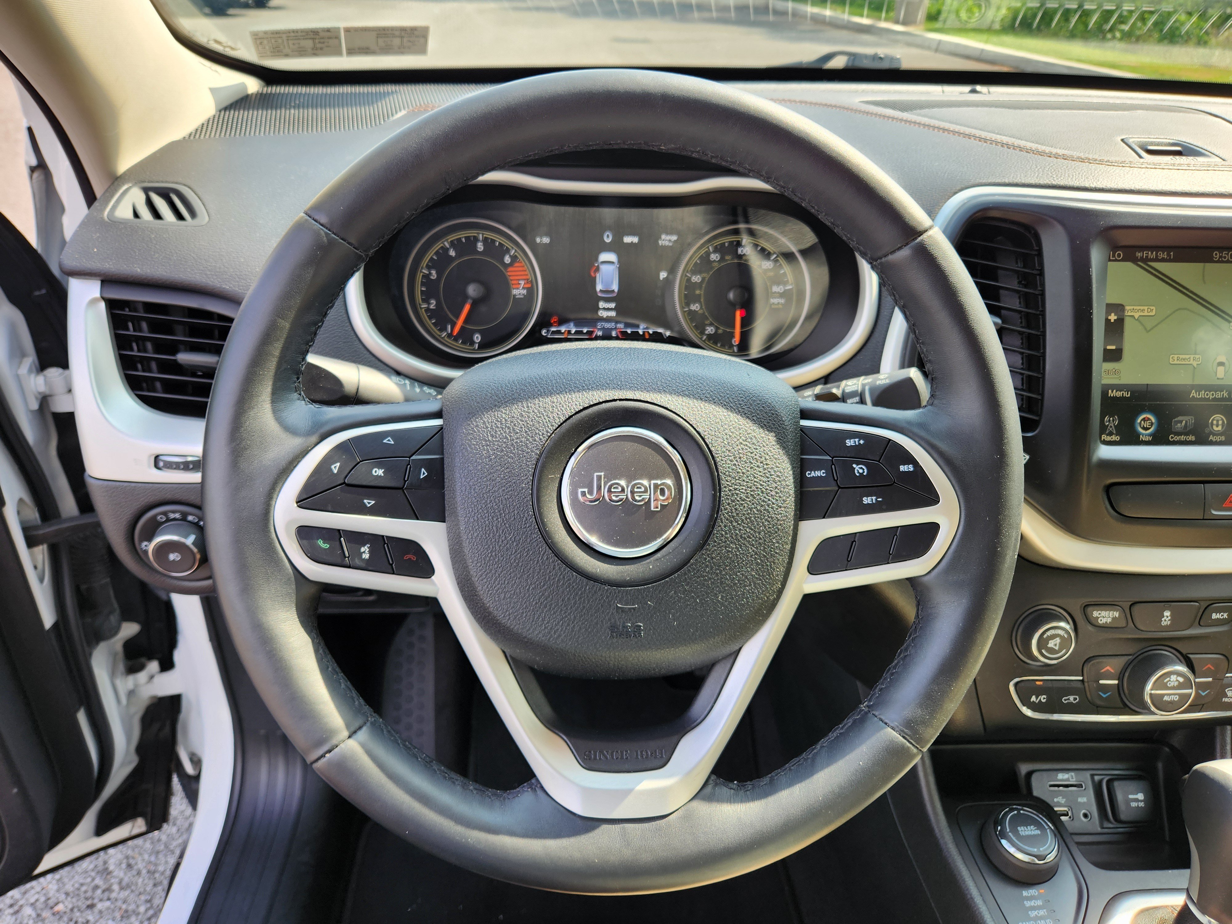 Used 2017 Jeep Cherokee Limited AWD/4WD image 18