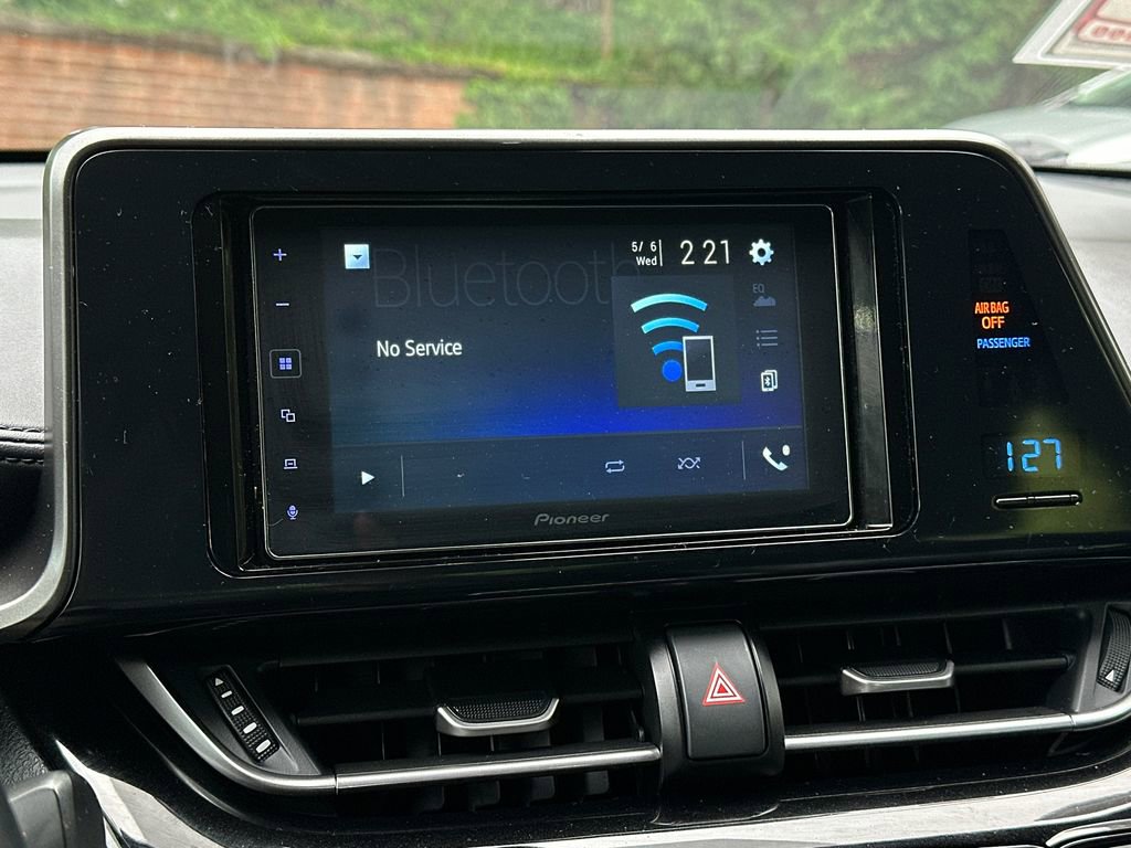 Used 2018 Toyota C-HR XLE FWD image 29