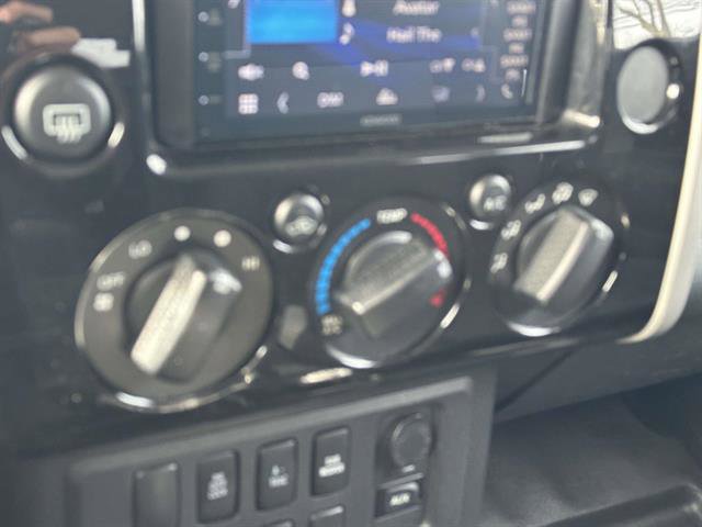 Used 2007 Toyota FJ Cruiser 4WD image 18