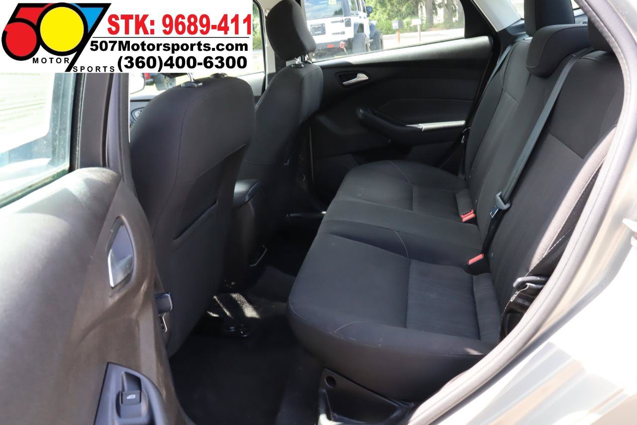 Used 2016 Ford Focus SE FWD image 14