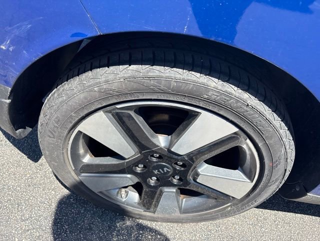 Used 2020 Kia Soul EX FWD image 16