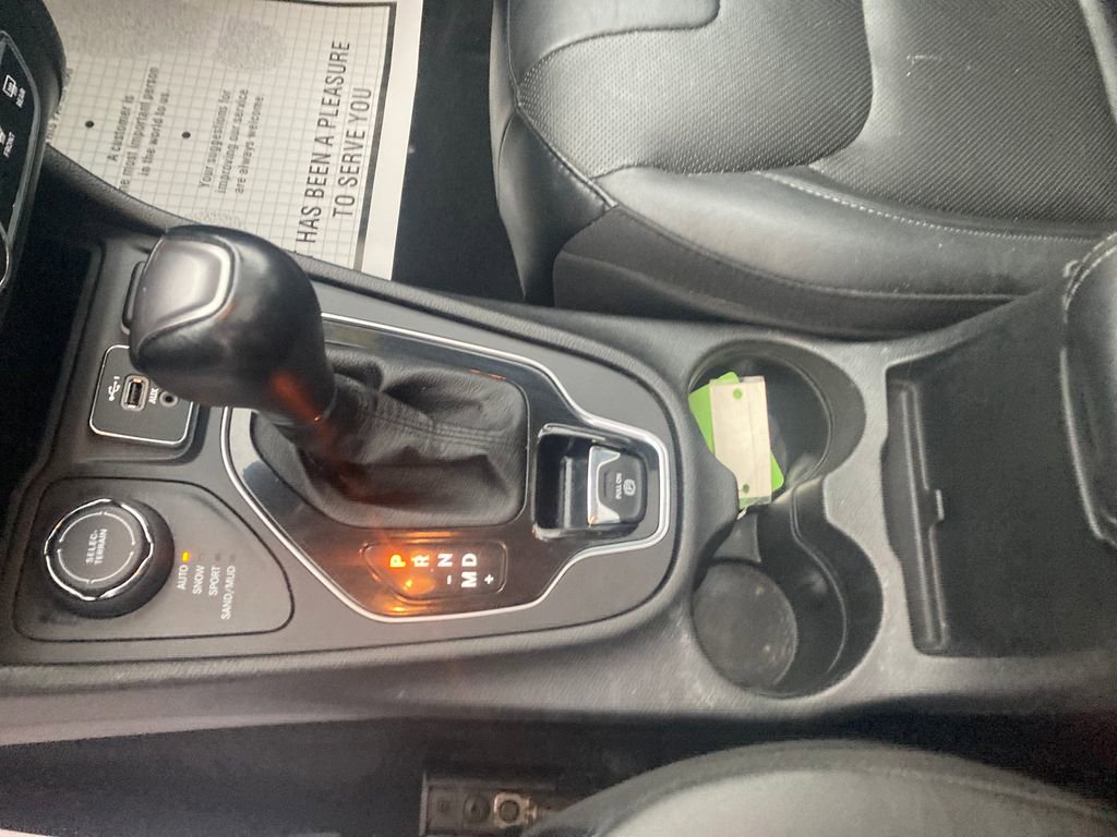 Used 2021 Jeep Cherokee Limited w/ Trailer Tow Group image 34