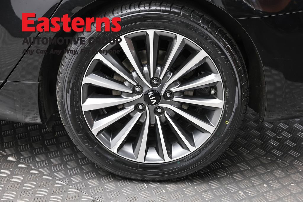 Used 2019 Kia Cadenza Premium image 8