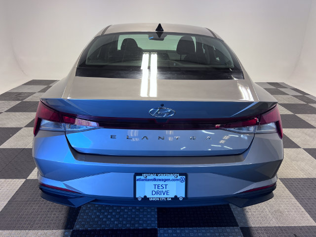 Used 2023 Hyundai Elantra SE FWD image 4