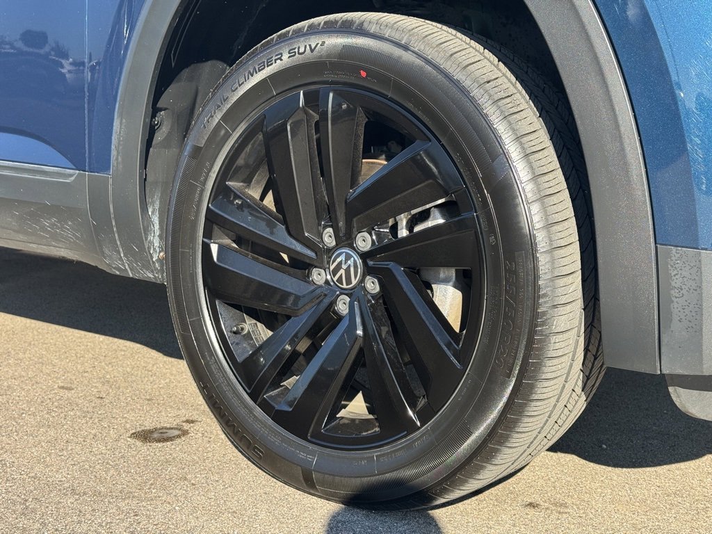 Used 2023 Volkswagen Atlas Cross Sport SE w/ Panoramic Sunroof Package image 28