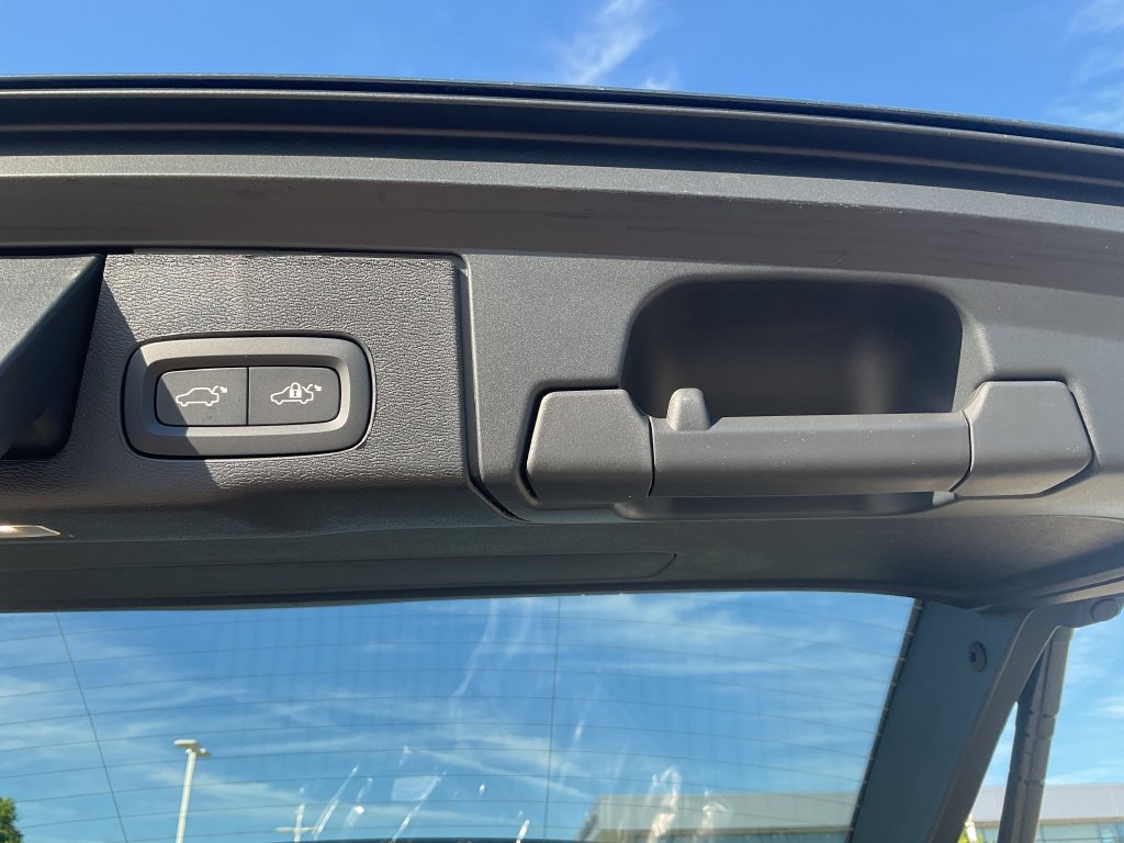 New 2027 Volvo XC60 B5 Ultra AWD/4WD image 10