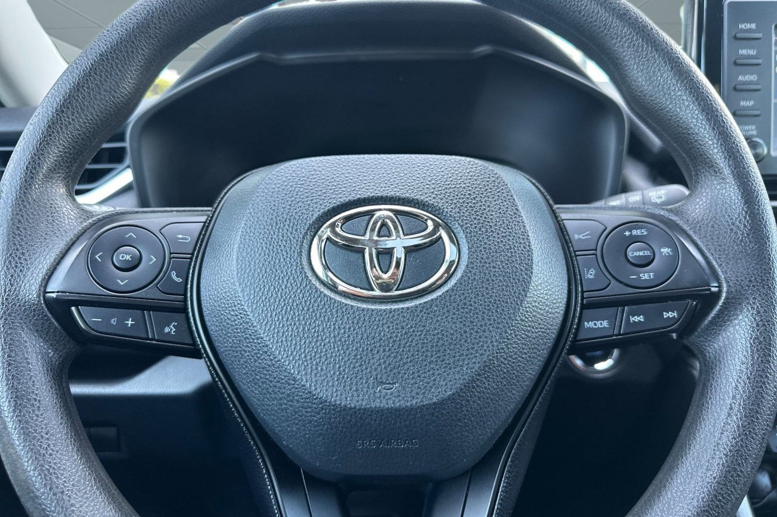 Used 2019 Toyota RAV4 XLE w/ Carpet Mat Package image 18