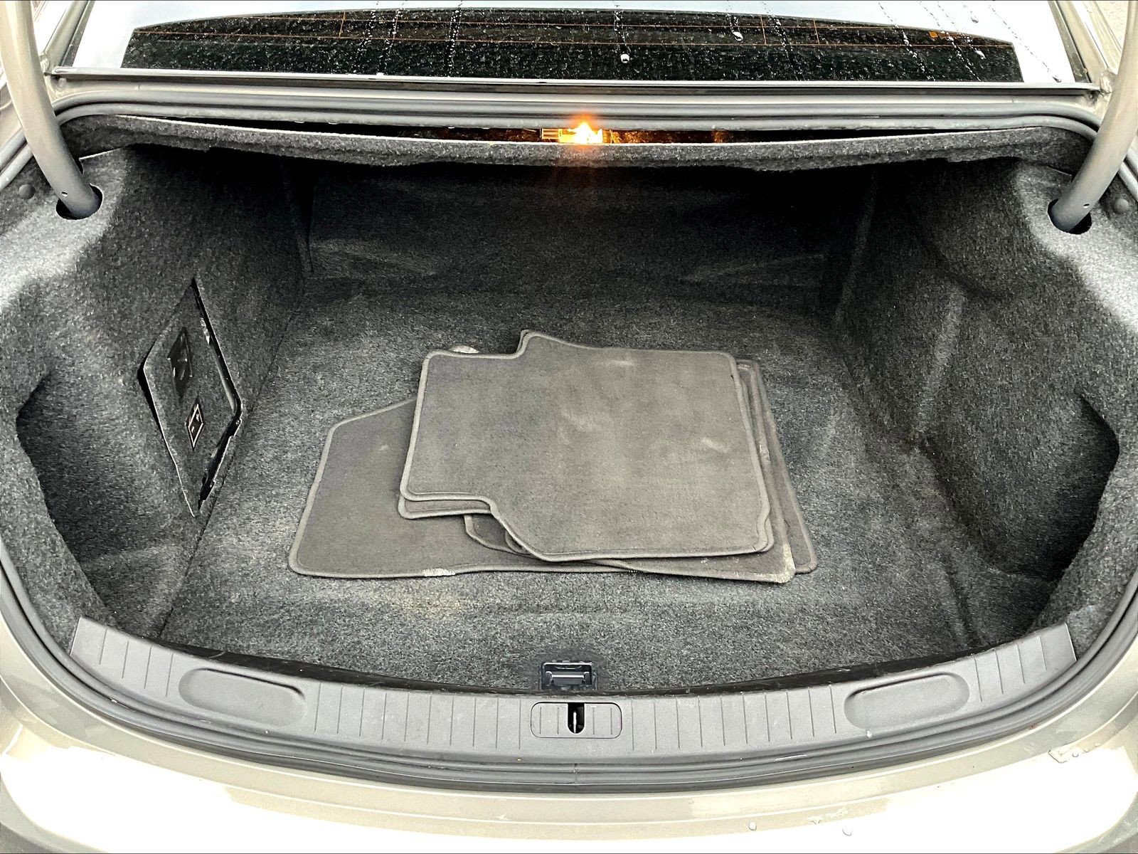 Used 2019 Chevrolet Impala LT FWD image 33