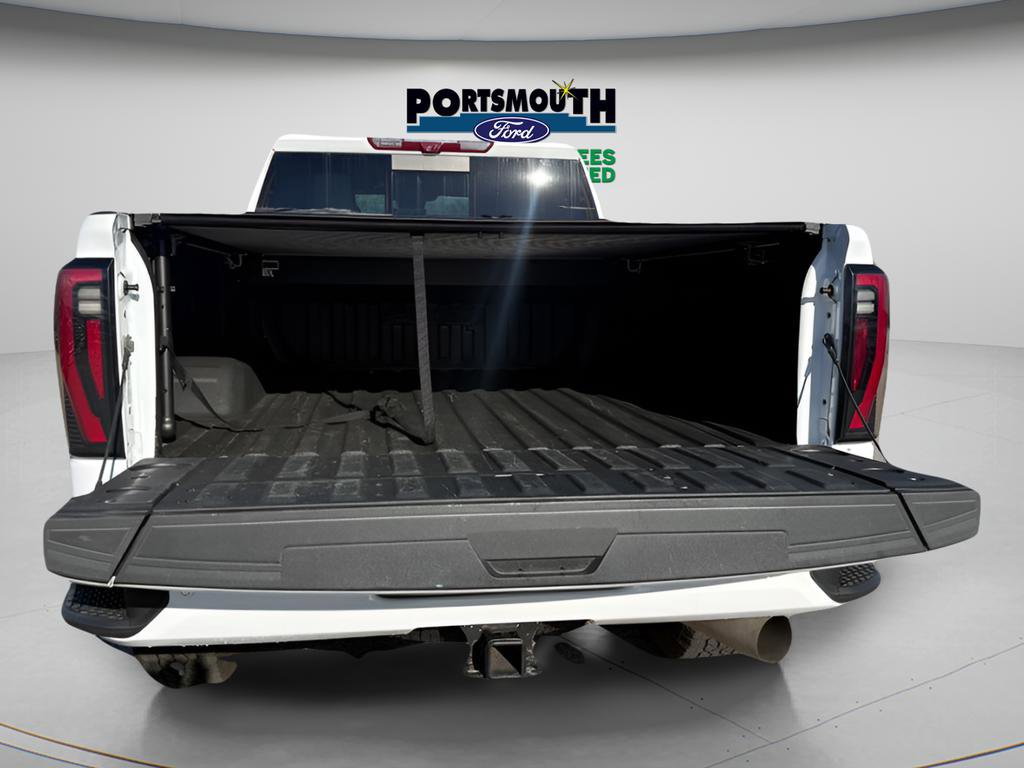 Used 2024 GMC Sierra 2500 AT4 w/ AT4 Premium Plus Package AWD/4WD image 14